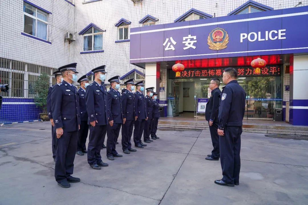 共庆警察节慰问暖警心