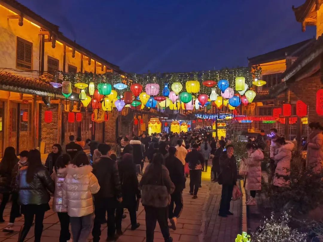 人气爆棚的昭化西市迎春灯展送来新春福利优惠