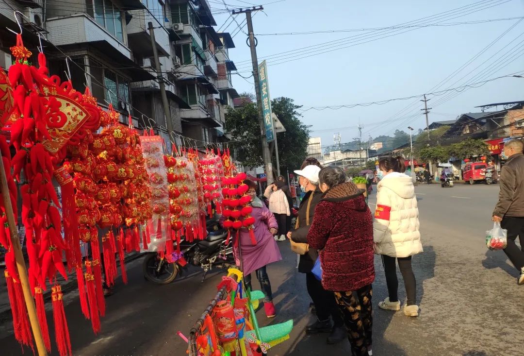 集镇疫情防控宣传来源:五通桥区融媒体中心编辑:刘桦芩  李京复审