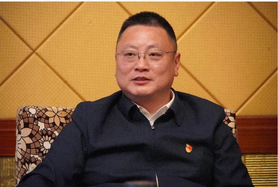 李清勇指出,当前,州委州政府对马尔康工作高度重视