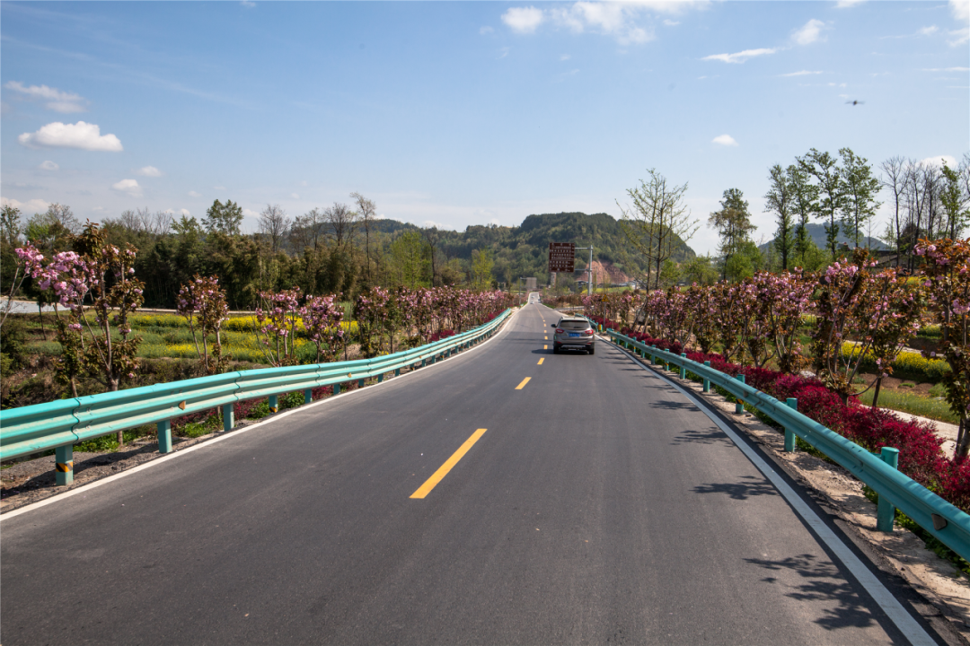 全国公路选美四川两条路胜出