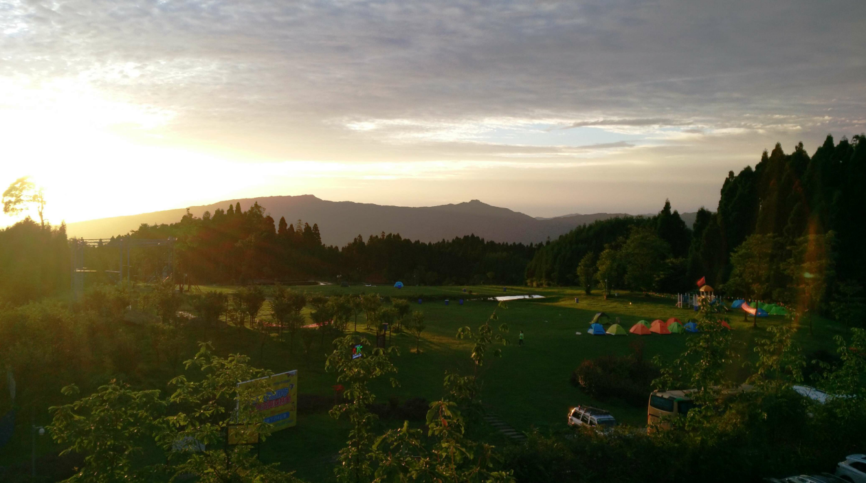 喜讯!洪雅玉屏山景区获2018体育旅游精品景区