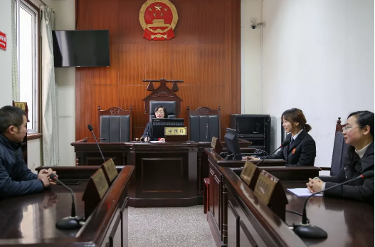 其中,东坡区人民法院万胜人民法庭庭长冯艳红被评为"全国法院办案标兵