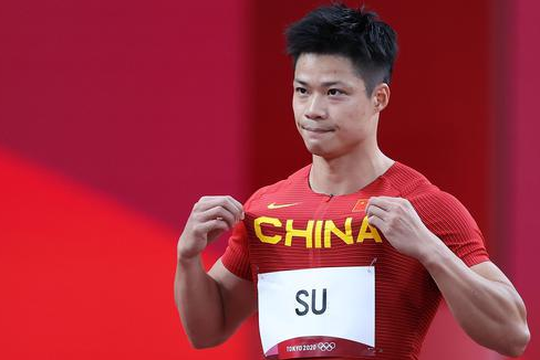中国百米第一"飞人"苏炳添在东京奥运会男子100米半决赛以9秒83的成绩