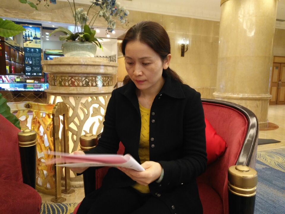 "军工绣娘"潘玉华成了"网红" 看她身背后有怎样感人的