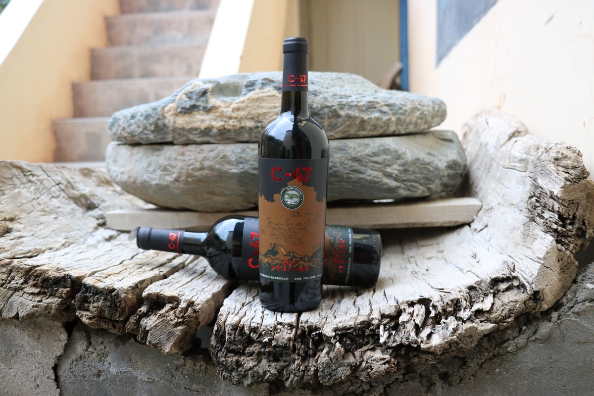 把驼峰刻进红酒 每一颗扶贫葡萄都历经磨砺抵