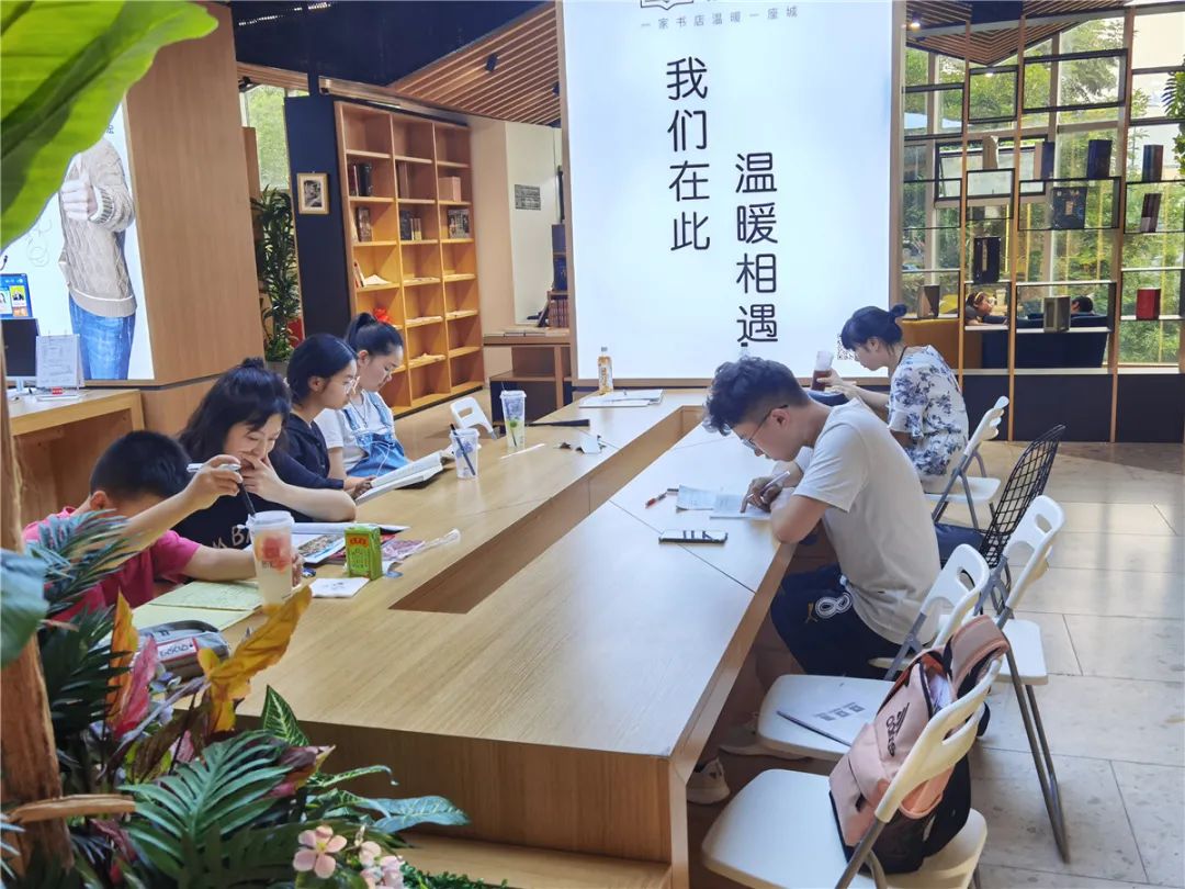 都江堰新汇书店上榜2021年成都最美书店周末一起去打卡