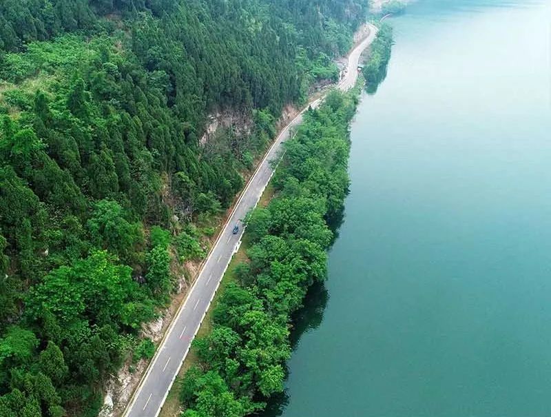 沿途螺湖半岛生态农庄,螺湖水世界,文宗苑等景点将射洪水岸旅游连点