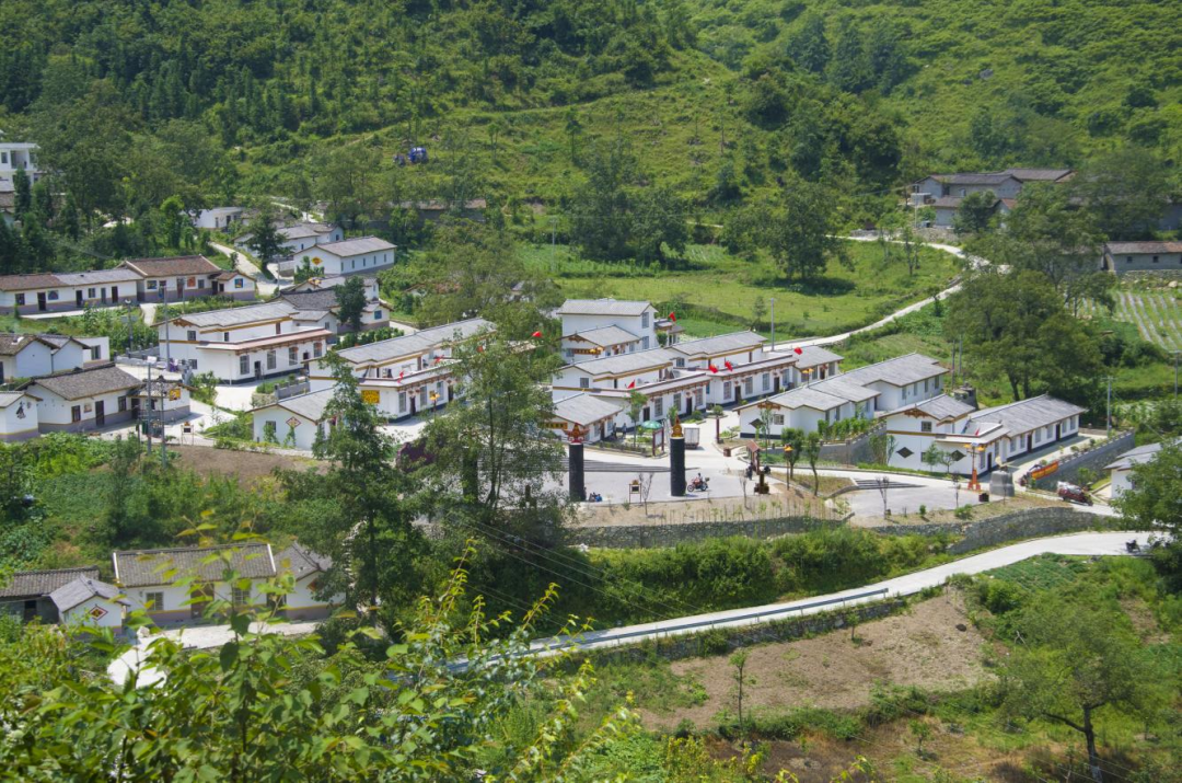石棉县安顺场镇新场村安宁湖及民宿房屋招租公告