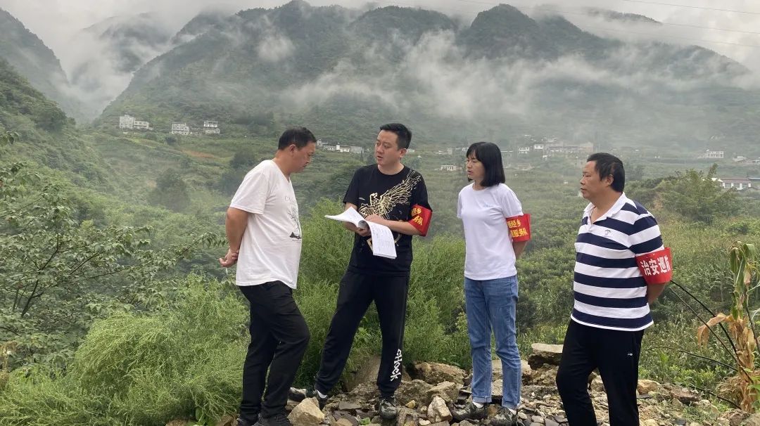 汉源县各乡镇加强雨中巡查筑牢安全防线