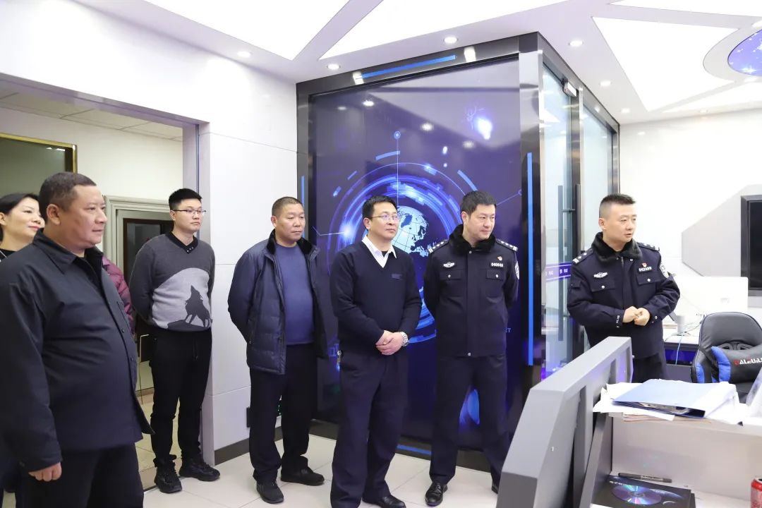 峨边彝族自治县副县长公安局长邹永强率队到夹江县公安局考察交流