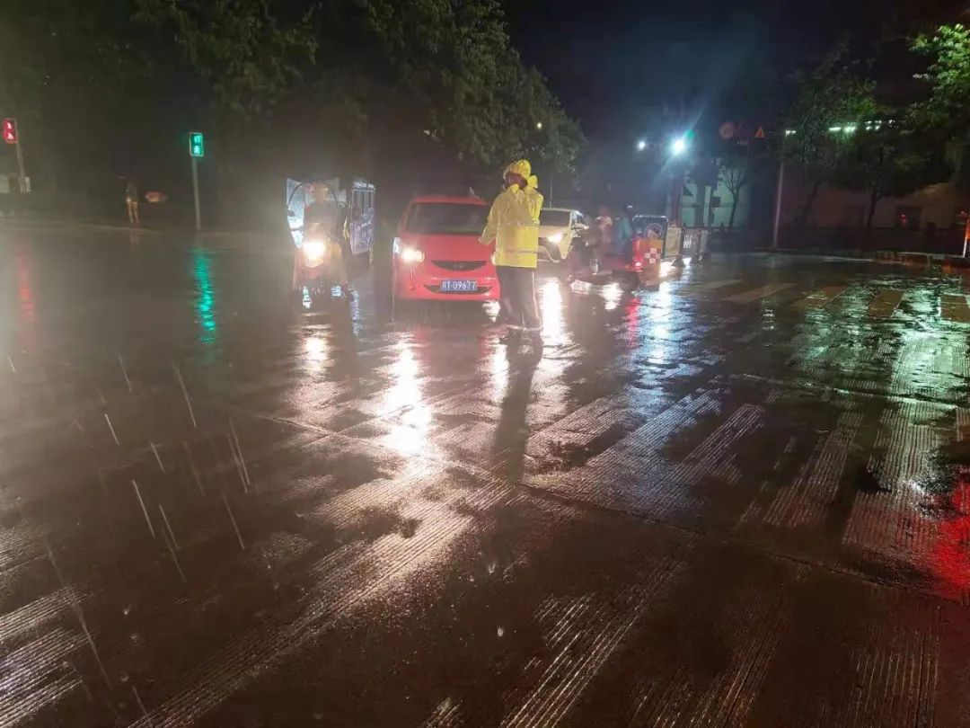 一个风雨交加的夜晚