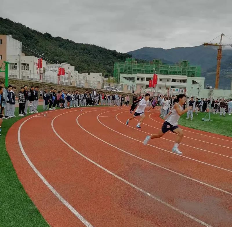 运动点燃激情活力溢满校园平武县职业高级中学举行第38届秋季田径运动