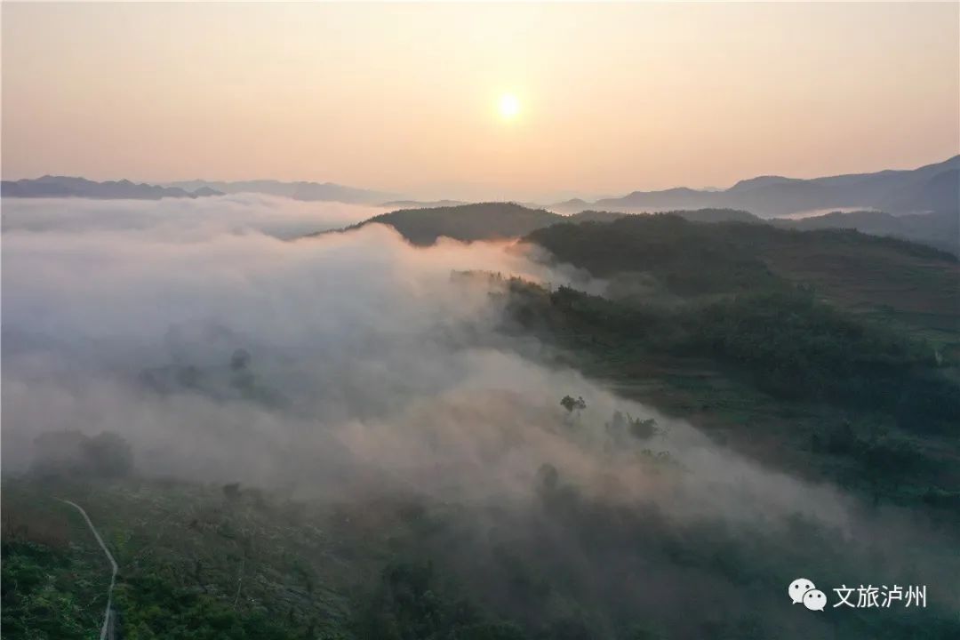 泸州叙永黄草坪大山中的云瀑奇景美得动人心弦