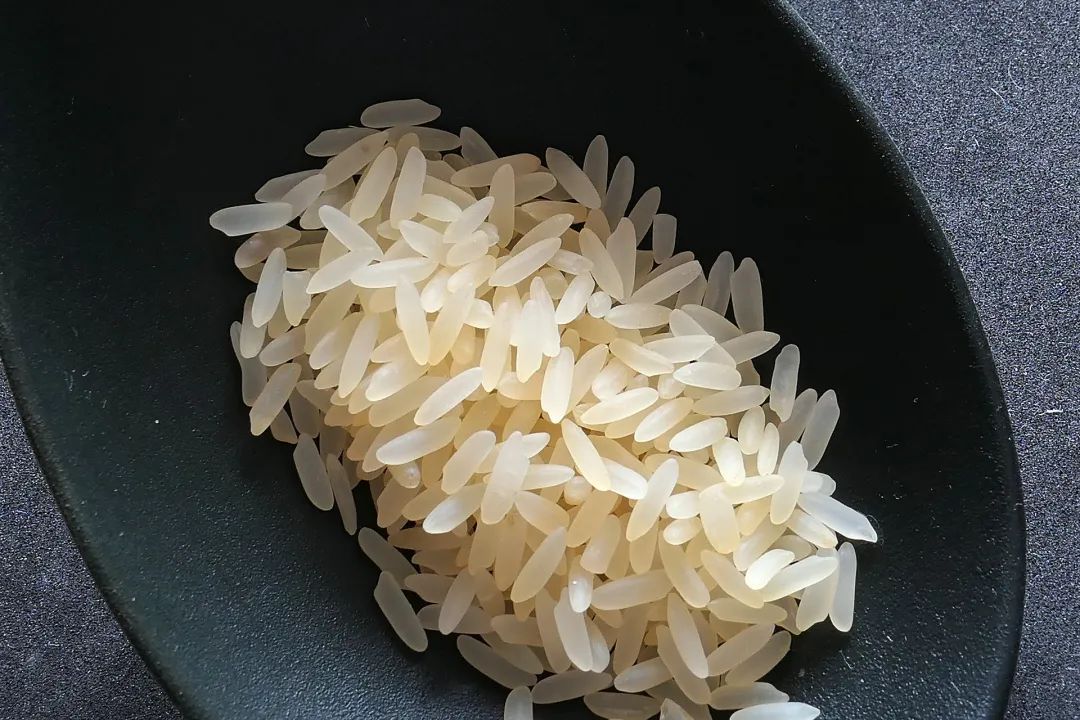 当自家的大米出现了起筋(大米侧面与背面的沟纹呈白色,继续发展成灰白