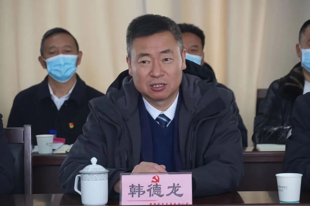 韩德龙指出,中国共产党若尔盖县第十四次代表大会是全县人民政治生活