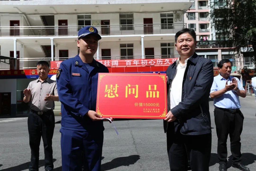 在"八一"建军节来临之际,7月28日,市委副书记欧涛,市委常委,市人武部