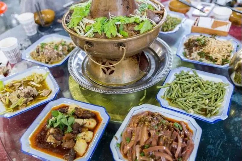 夏季寻味青川美食谁说夏天不适合吃火锅来青川吃铜火锅巴适得板
