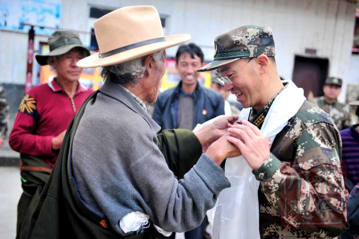 胜利召开之际,10月11日,武警四川省总队政委宗永祥来到总队对口扶贫