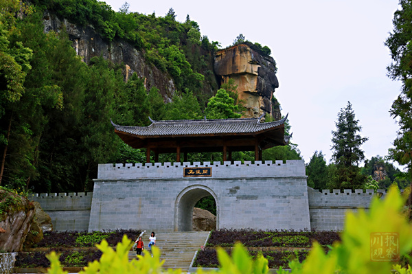 馬渡關石林景區馬渡關石林景區也是宣漢縣旅遊業發展的一個縮影.