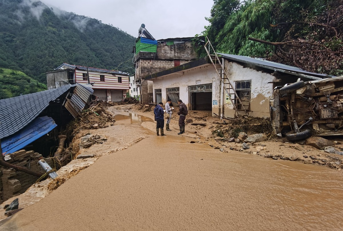 会理发生群发性泥石流地质灾害130人紧急撤离