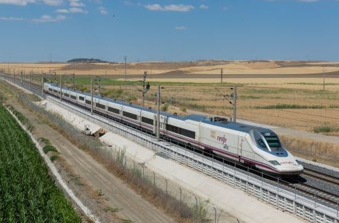 受高铁事故影响 西班牙国家铁路公司暂停30辆高速列车招标