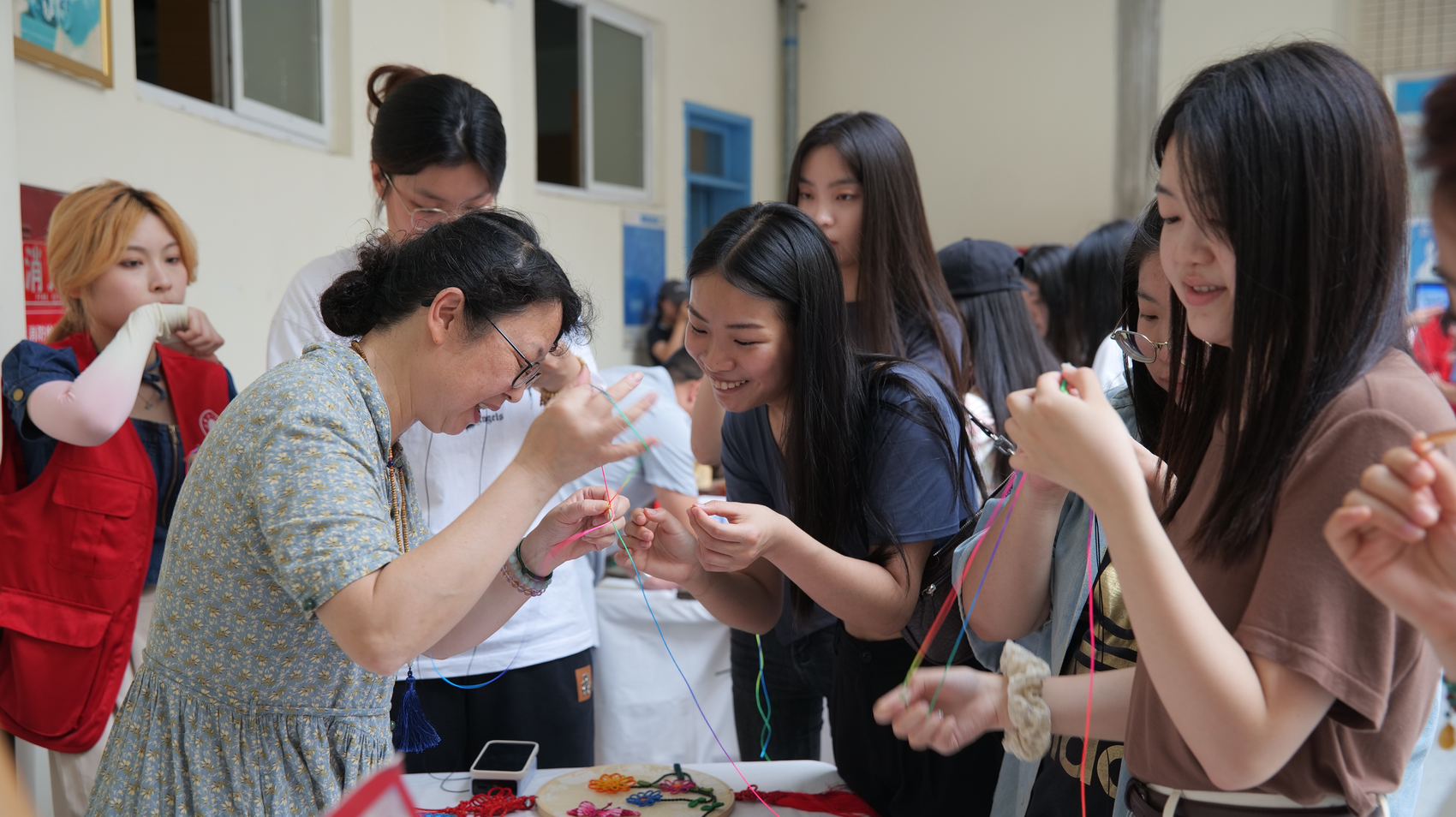在高校播下热爱非遗的种子 2023成都非遗共享计划高校非遗传播活动走进成都理工大学|川观新闻