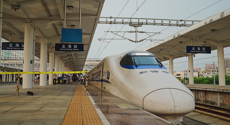 成都直达北海动车组开行一个多月一直火火火背后还有哪些旅游新机遇