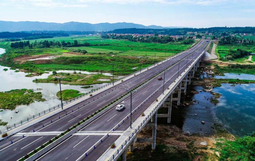 绵苍高速梓潼段首条连接线今日建成通车 - 川观新闻