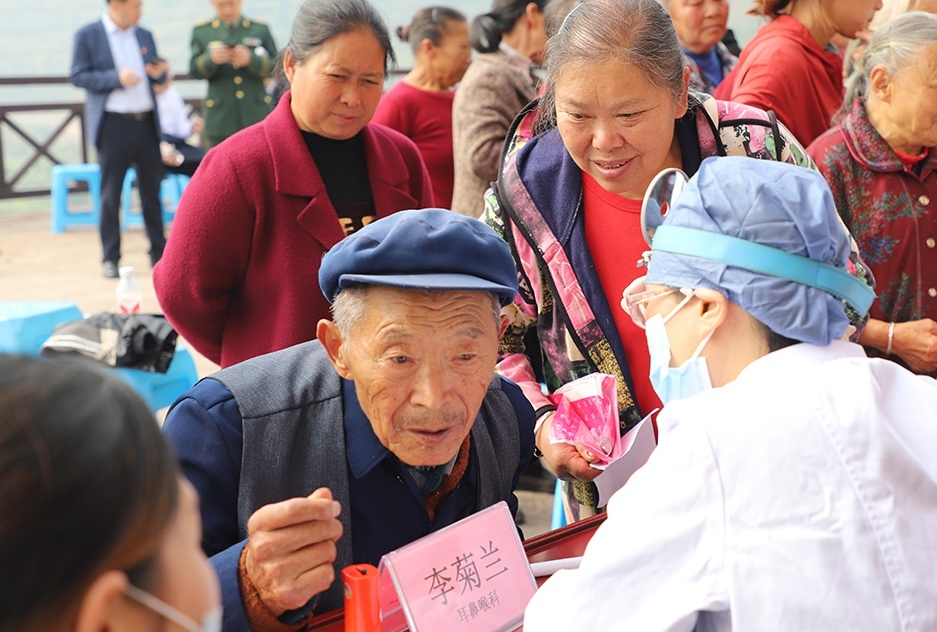 包含武警陕西总队医院黄牛挂号方便快捷的词条