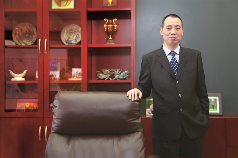 明宇董事长_明一奶粉董事长图片