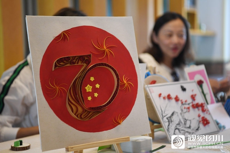 春龙抬首,祝大家鸿运当头c视频丨天赋拉满!新疆小女孩