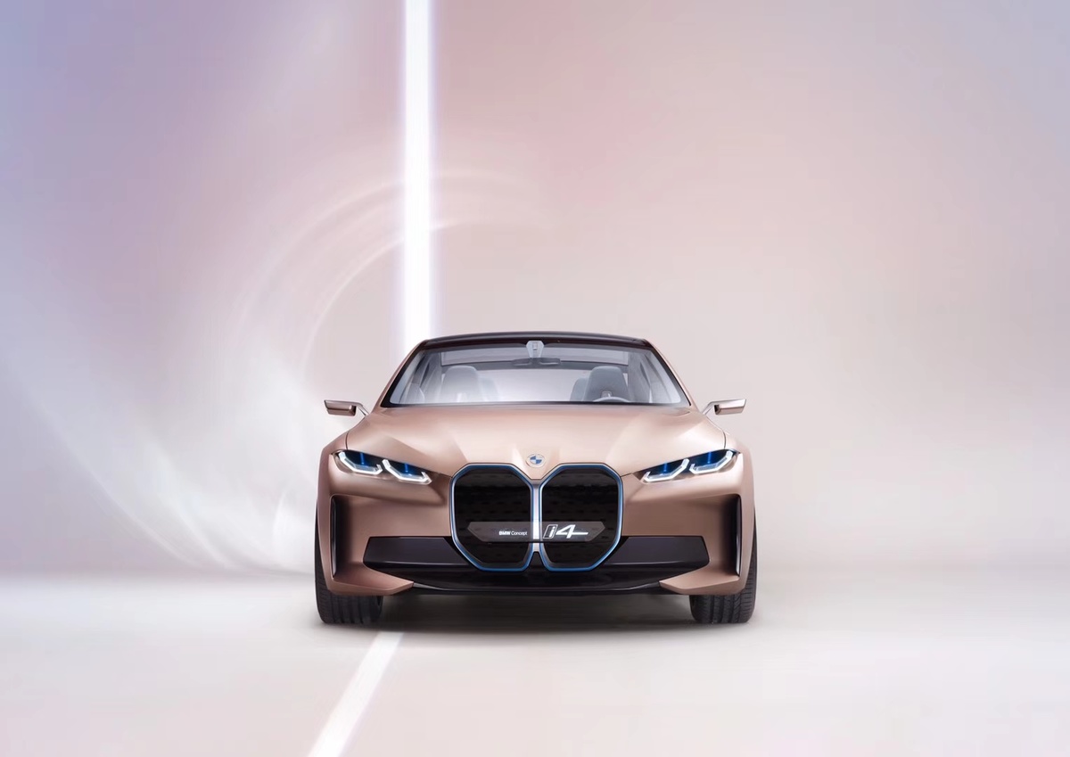 宝马新能源车之年，由纯电动bmw i4概念车开启后 还会有哪些惊喜？ - 川观新闻