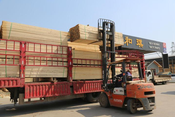gogo体育各地复工建设忙带火青白江国际木材销售：近3个月成交176亿元(图2)