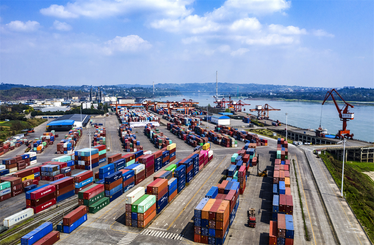 泸州港国际集装箱码头(中共泸州市委对外宣传办公室提供)