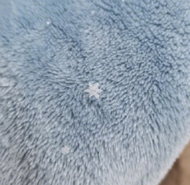 成都多地开始下雪，能看见雪花的那种！