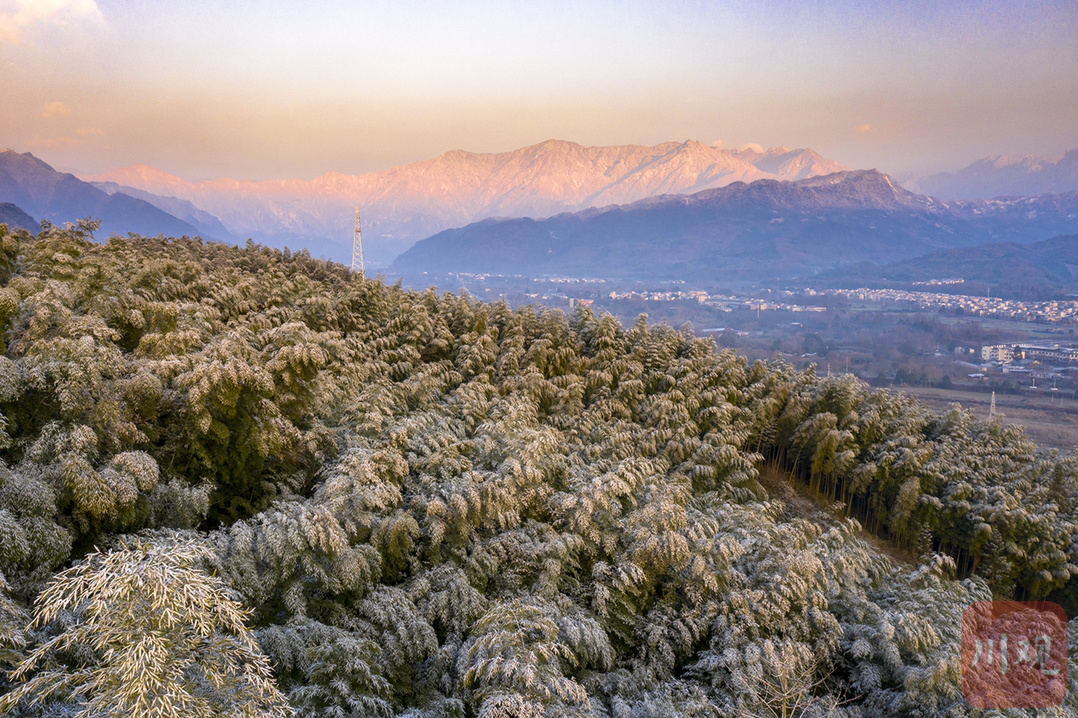 彭州龙门山看雪图片