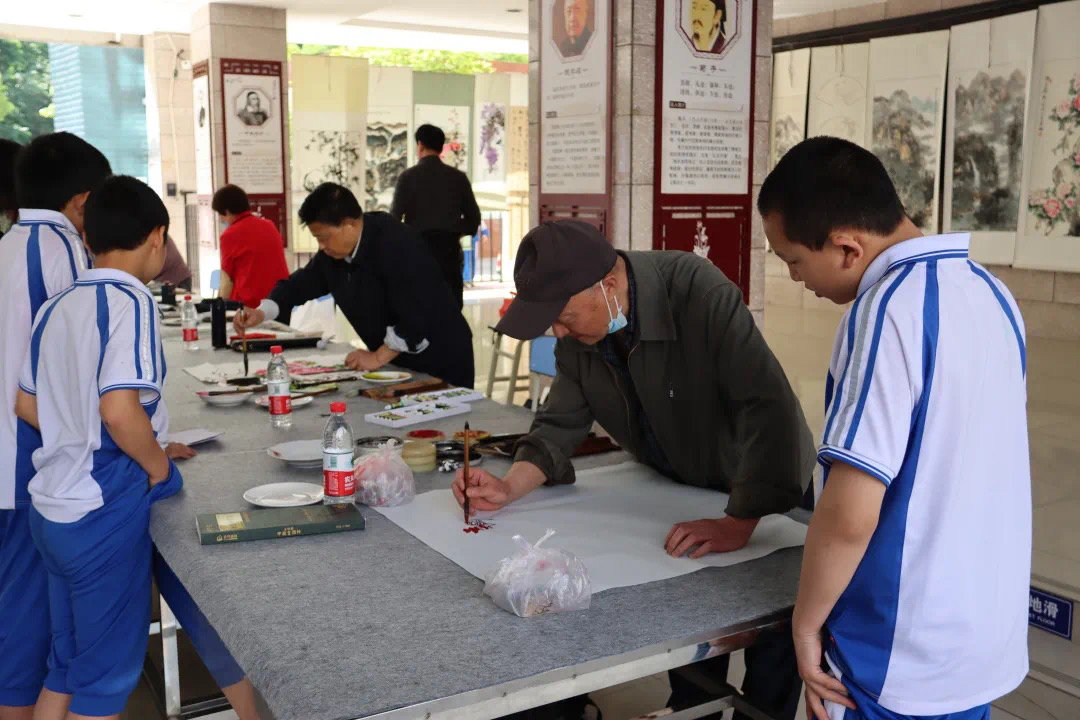 視頻|一起向未來,看看廣元嘉陵一中第八屆校園科技文化藝術節的