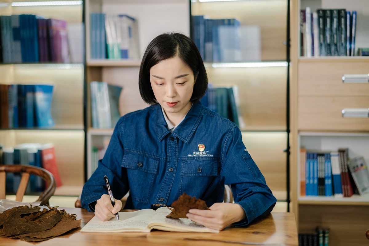 党代表参会笔记丨李秋月在为人民服务中践行工匠精神