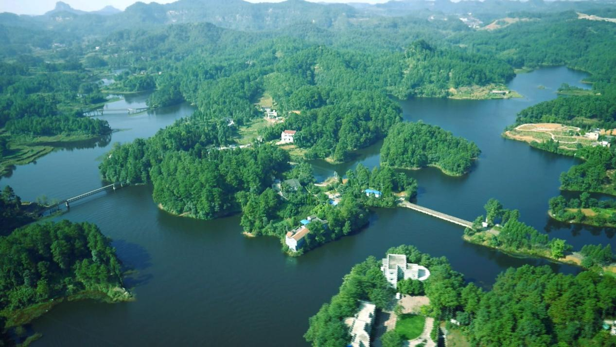 威远船石湖运动休闲度假区以"体育 旅游"产业融合发展为引领,建有亚洲