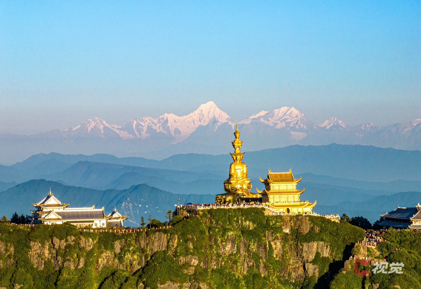 c视觉·航拍四川(96)︱峨眉金顶:云端之上的"人间仙境"