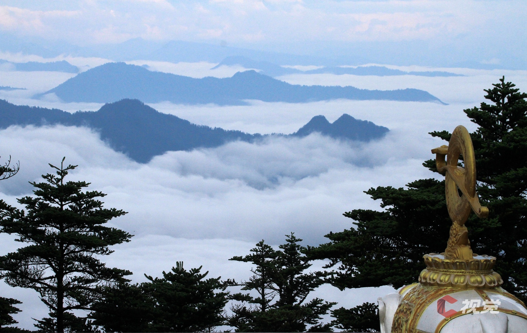 峨眉山云海全景图图片