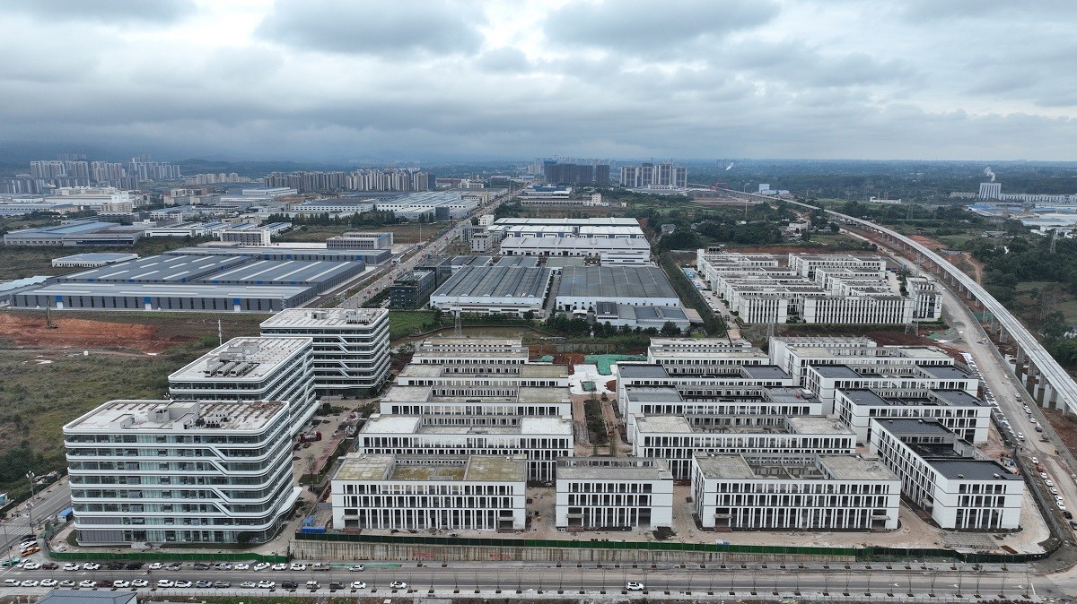 一竞技平台冲刺四季度·一线看项目⑤丨本月竣工投用 中国西部卫星产业园一期项目按下“加速键”(图1)