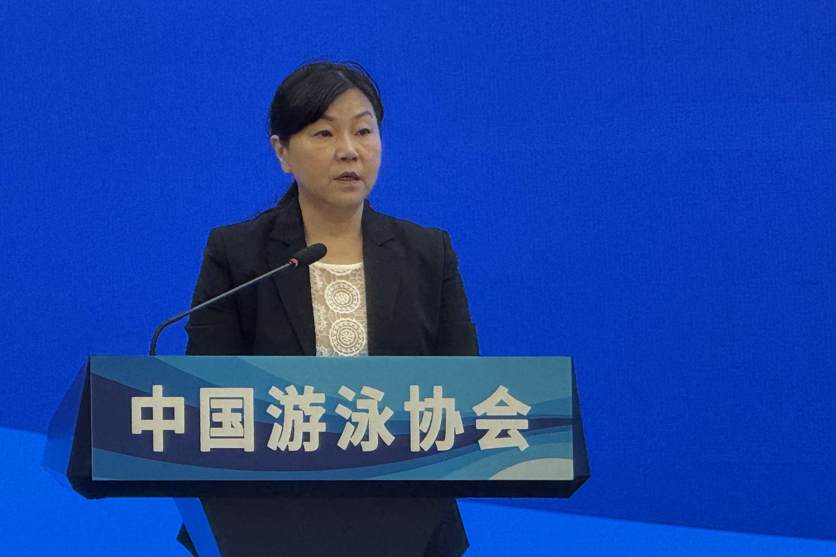 周继红当选中国游泳协会主席 - 川观新闻