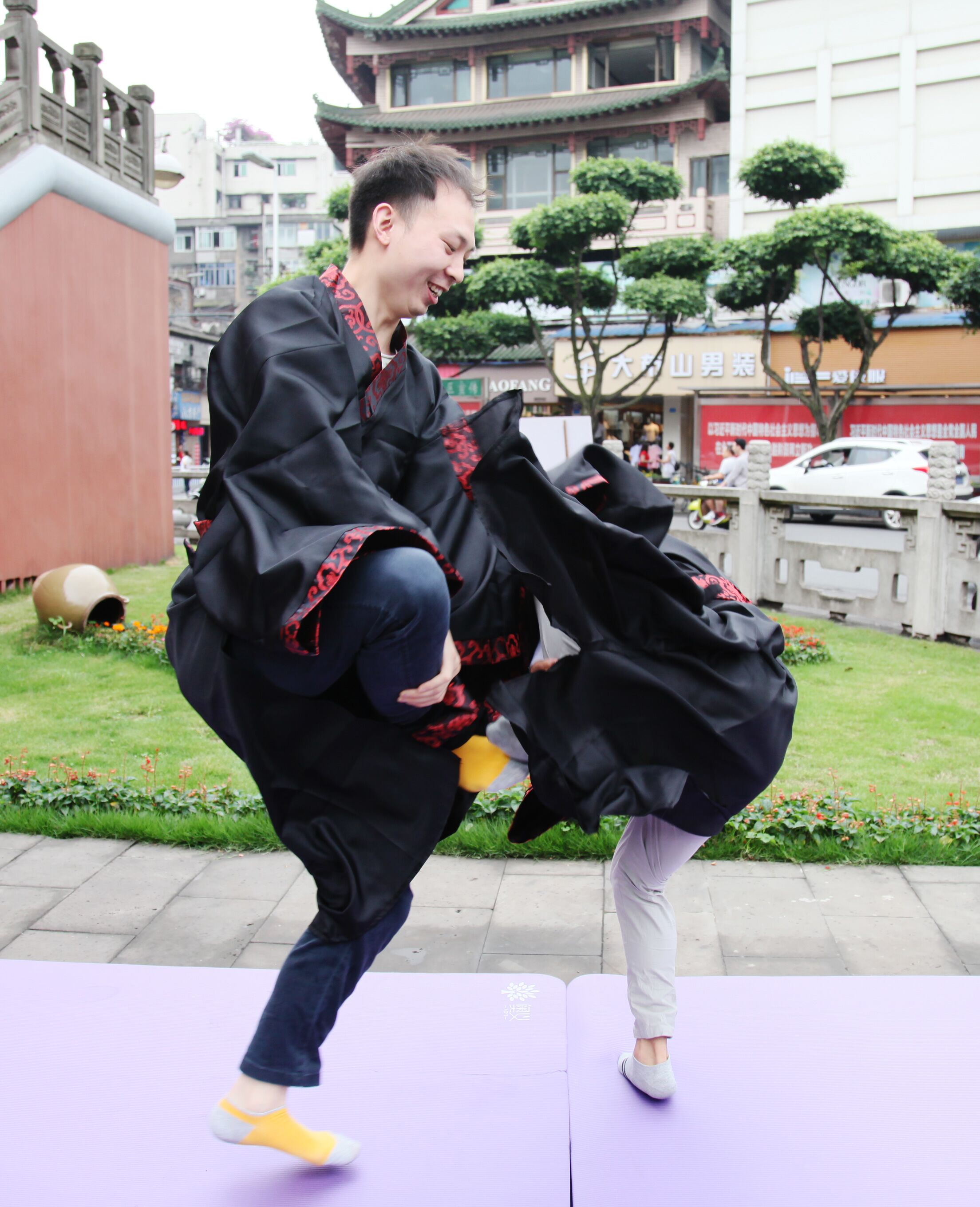 脚斗 李清凌 摄