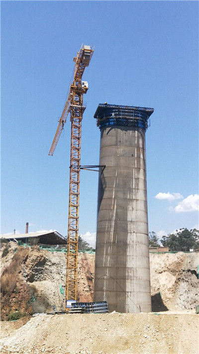 稀奇在建成昆铁路复线上这些桥墩集体洗澡