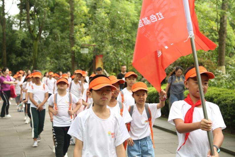 红色基因代代传必一运动官网 做新时代好少年”主题夏令营广安开营(图2)