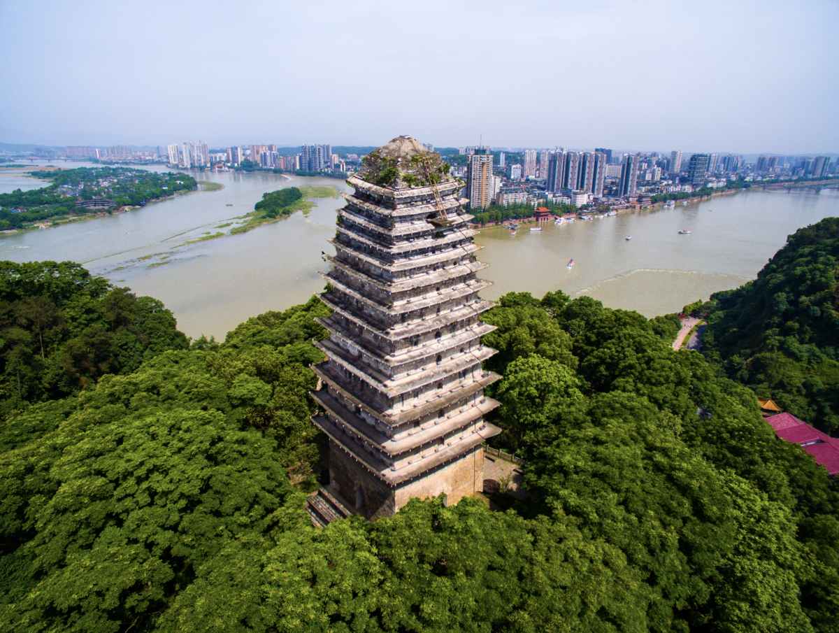 乐山大佛—灵宝塔  乐山大佛景区供图