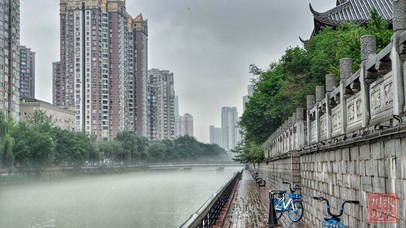 雨后锦江烟雨蒙,安顺廊桥上演玉带环腰美景 - 川观新闻