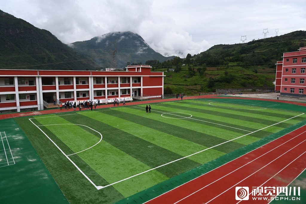 开学季丨美姑县这个小学焕然一新迎1052名学生